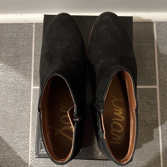 Sam Edelman, Black Suede Booties, size 8 - Picture 5 of 6